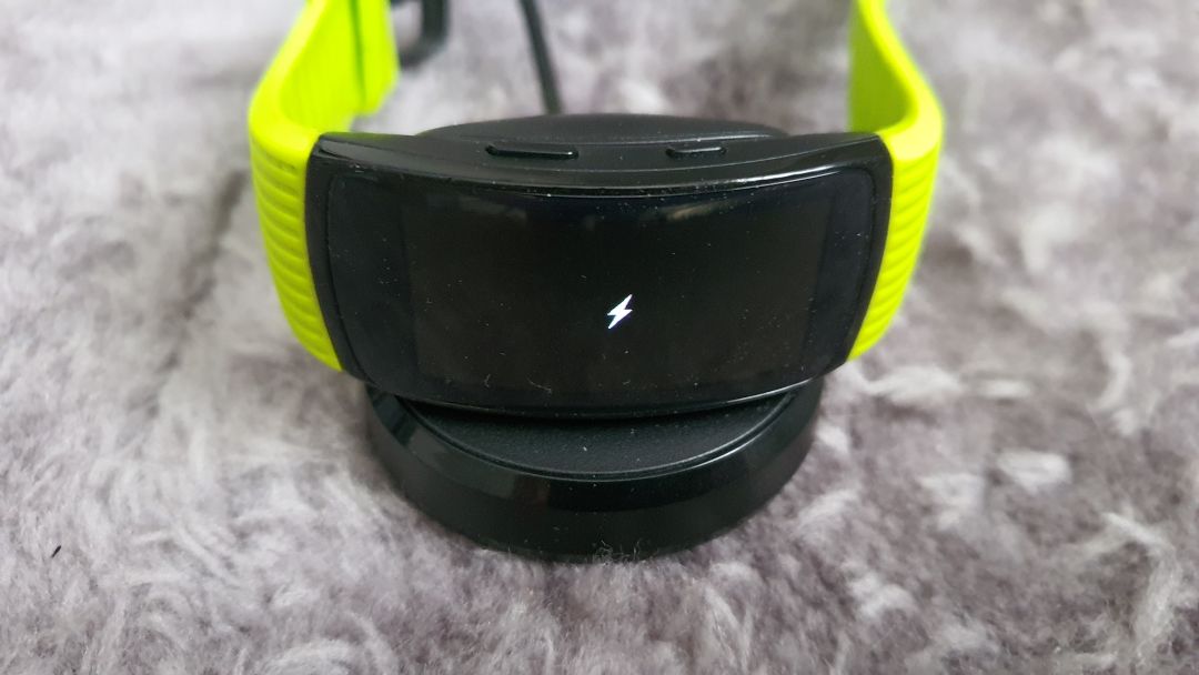 Samsung Gear Fit2 Pro lädt nicht mehr